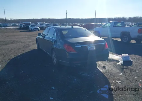 2015 Mercedes-Benz S 550 4Matic z USA, uszkodzony, nr VIN WDDUG8FB5FA092624